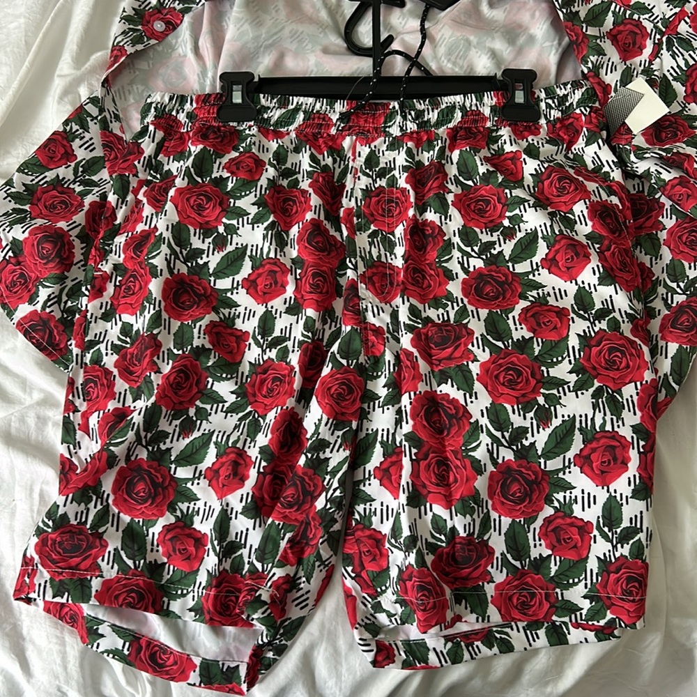 2 Piece Shorts Set - Picture 2 of 4